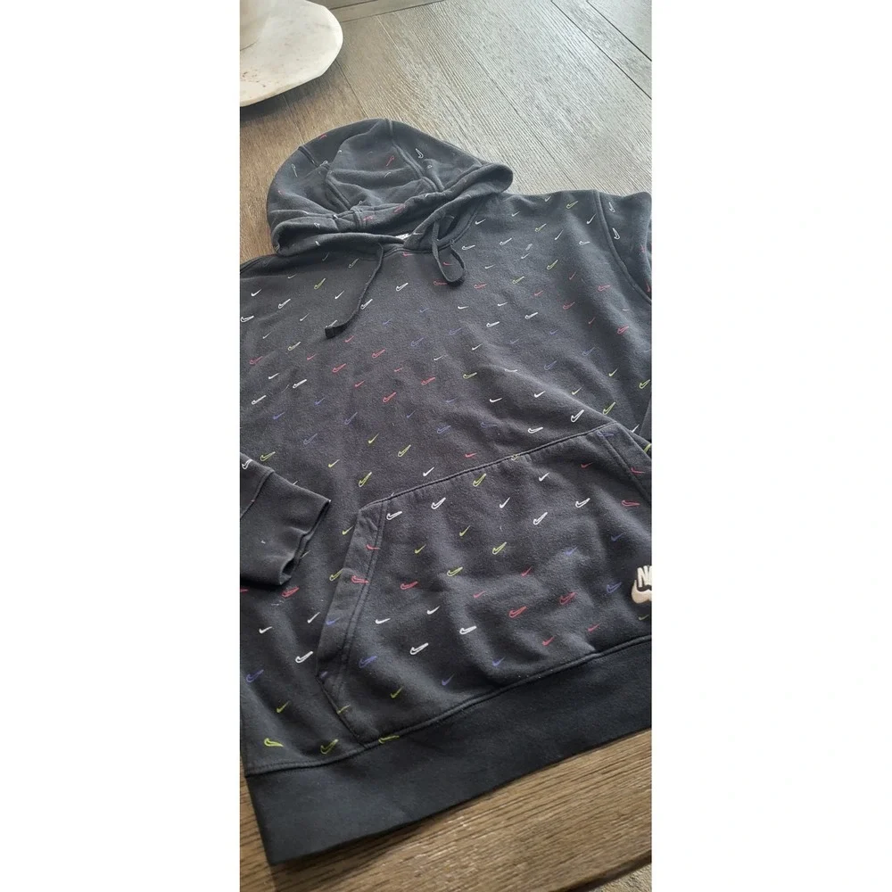 Nike sportswear club